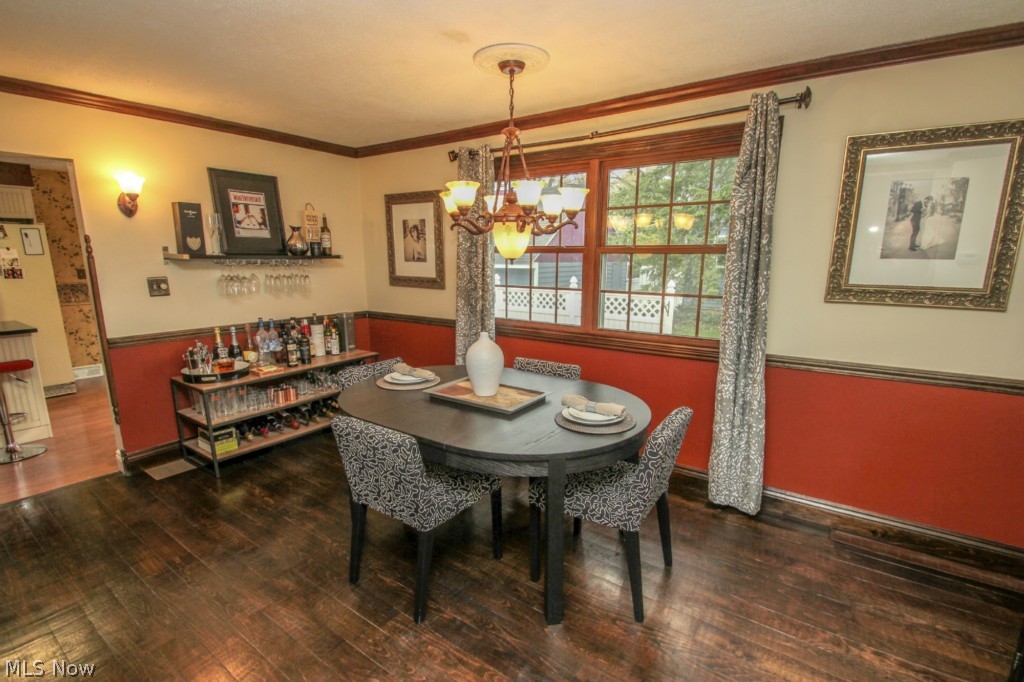 6411 Chestnut Road Independence, OH 44131 - Photo 5 of 25 Dining Room
