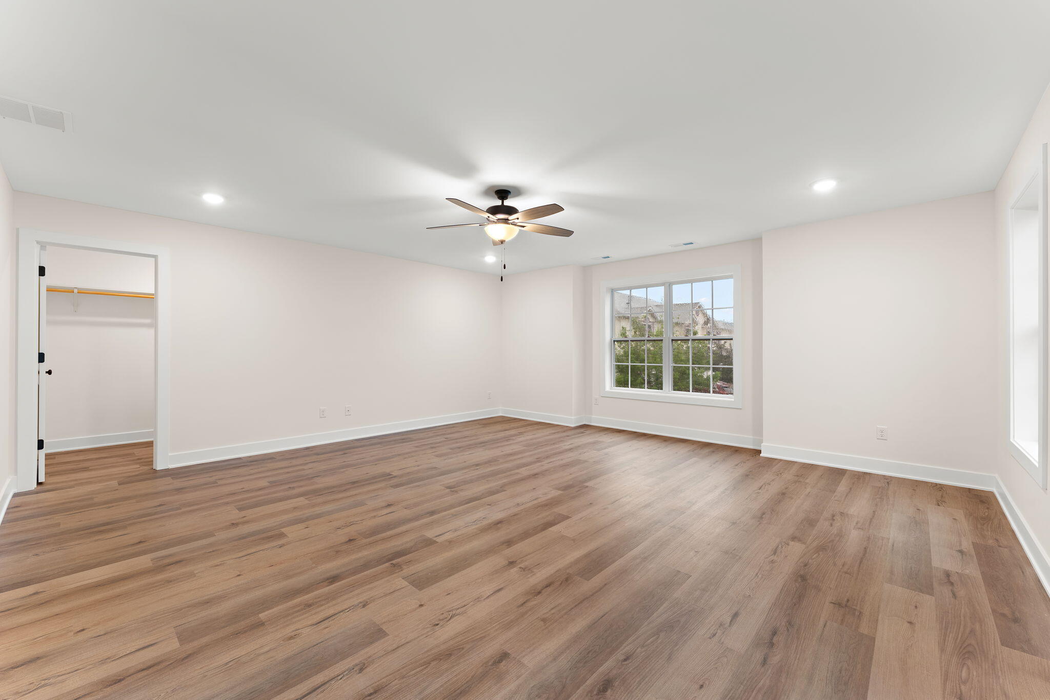 9563 Luebcke Lane East Crown Point, IN 46307 - Photo 4 of 13 2048x1365