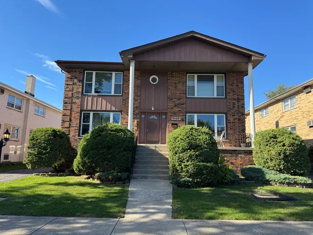 $1,300 | 4512 Grove Avenue, Unit 1N, Brookfield, IL 60513