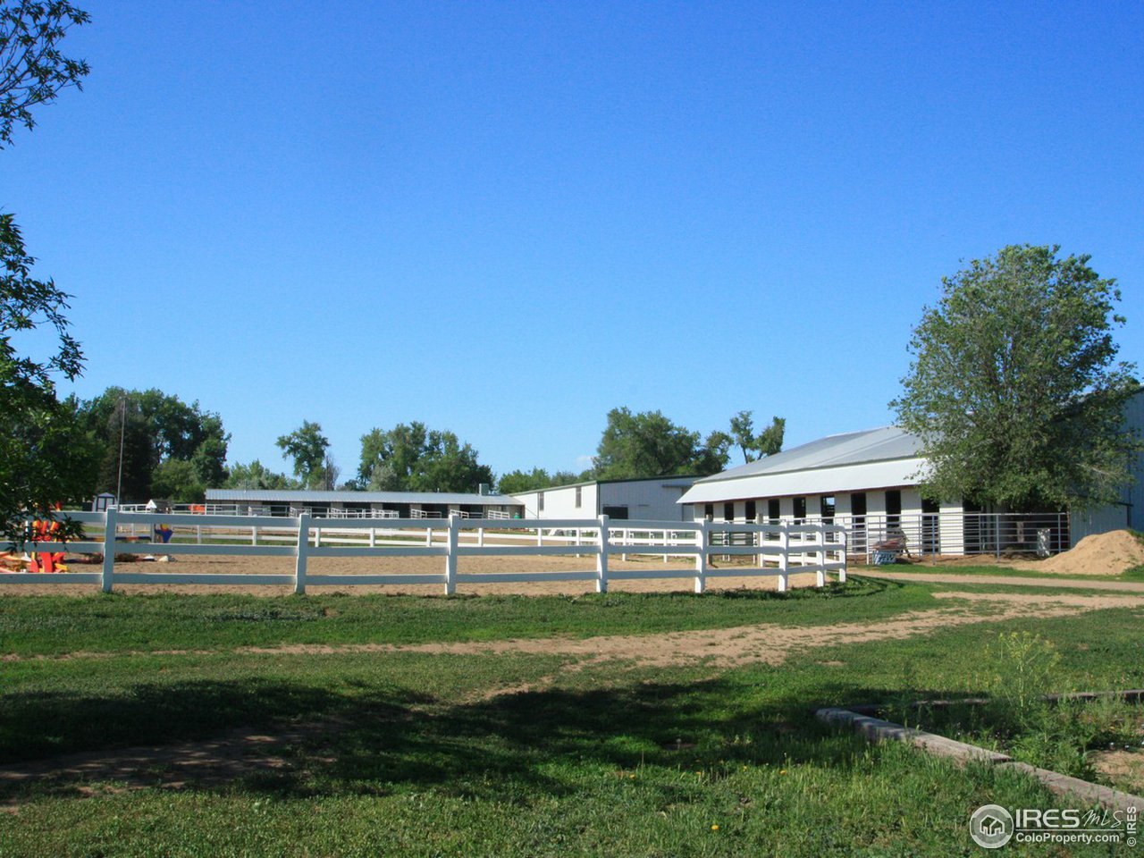 9143 Valmont Road Boulder, CO 80301 - Photo 2 of 10 Barn yard