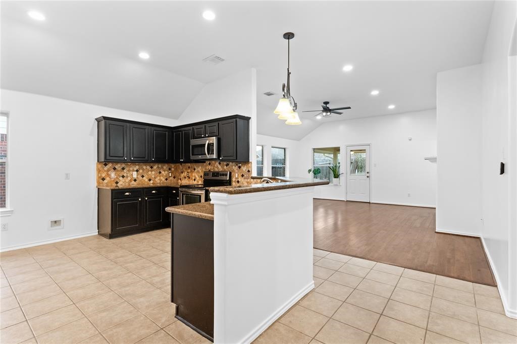 15323 Redbud Berry Way Cypress, TX 77433 - Photo 11 of 22