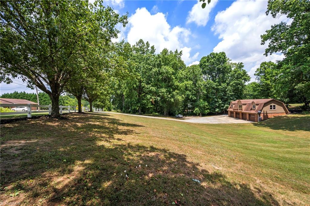 1016 Frye Bridge Road Clemmons, NC 27012 - Photo 3 of 32 Gallery Image 3