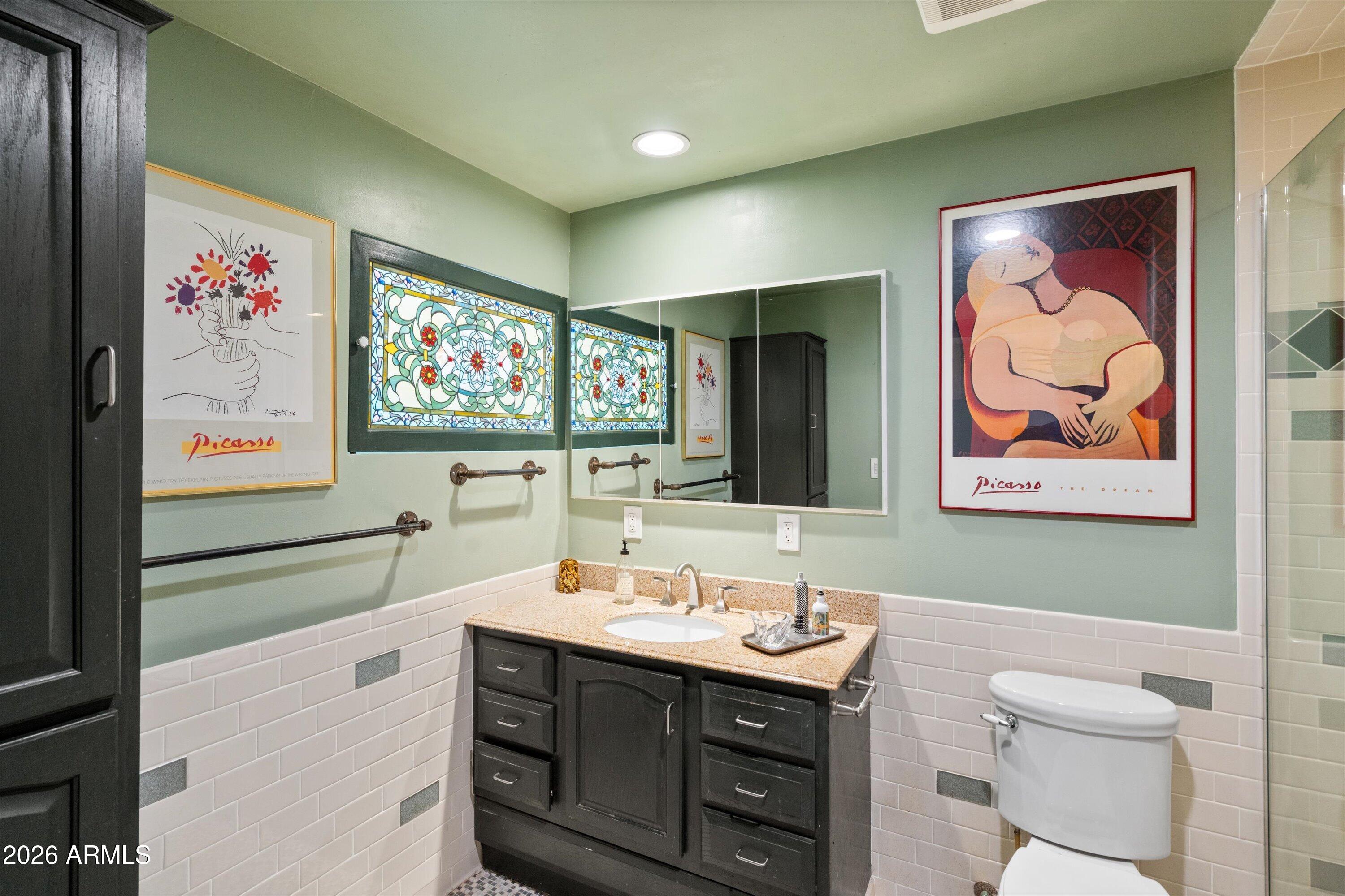 5525 North 12th Street Phoenix, AZ 85014 - Photo 28 of 59 41-Primary Bathroom 2