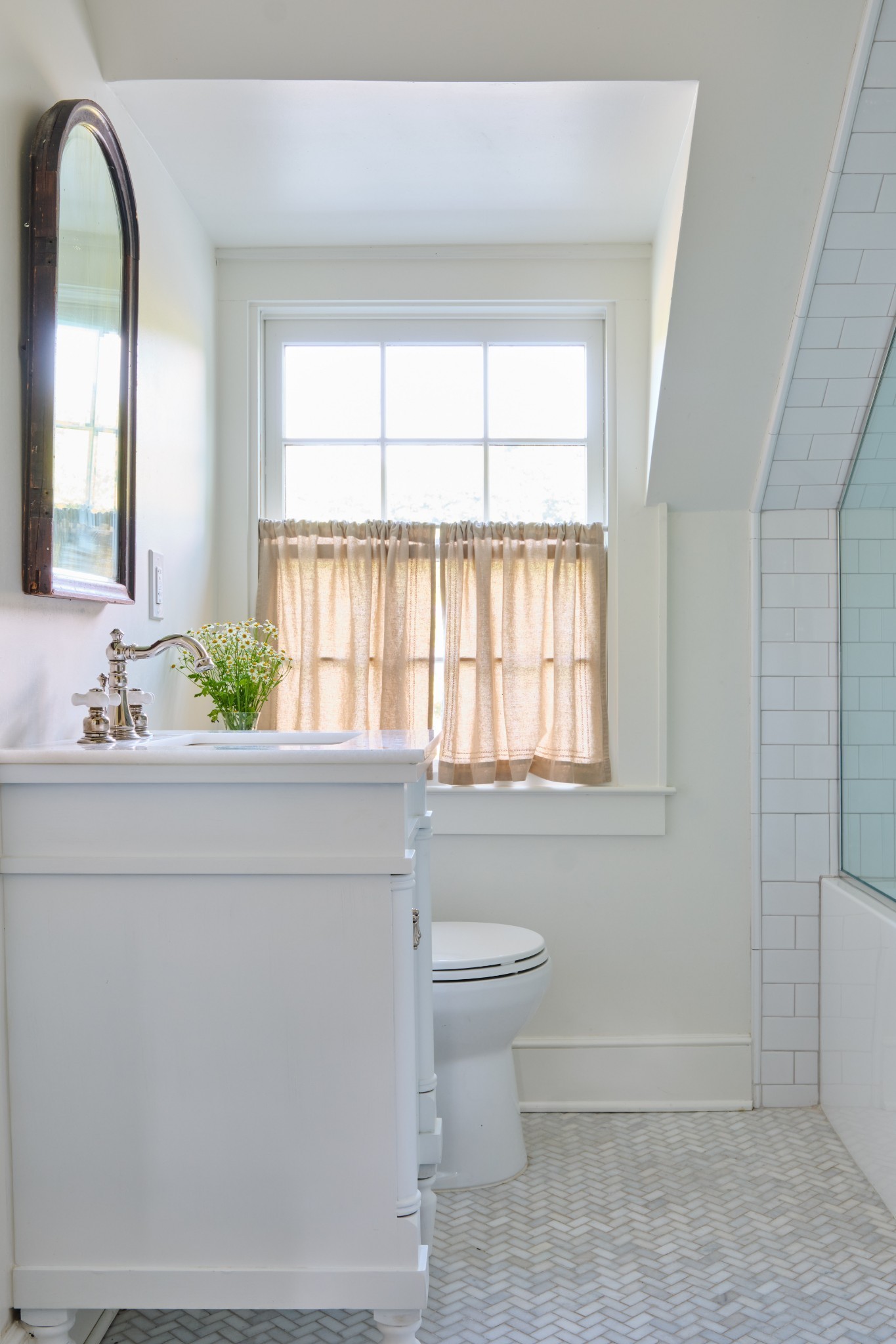 2405 Thompson Road Lewisburg, TN 37091 - Photo 31 of 71 a bathroom with a sink a toilet and window