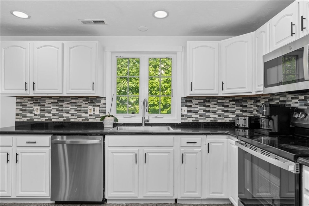 1 Hatfield Street, Unit 7 Worcester, MA 01604 - Photo 4 of 29