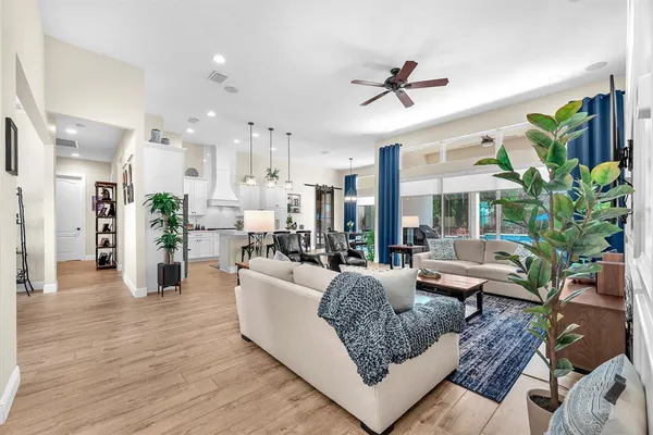 $926,777 | 5210 Alafia Falls Drive, Lithia, FL 33547