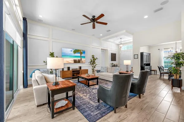 $926,777 | 5210 Alafia Falls Drive, Lithia, FL 33547