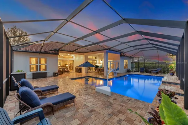 $926,777 | 5210 Alafia Falls Drive, Lithia, FL 33547