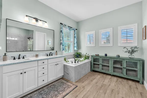 $926,777 | 5210 Alafia Falls Drive, Lithia, FL 33547