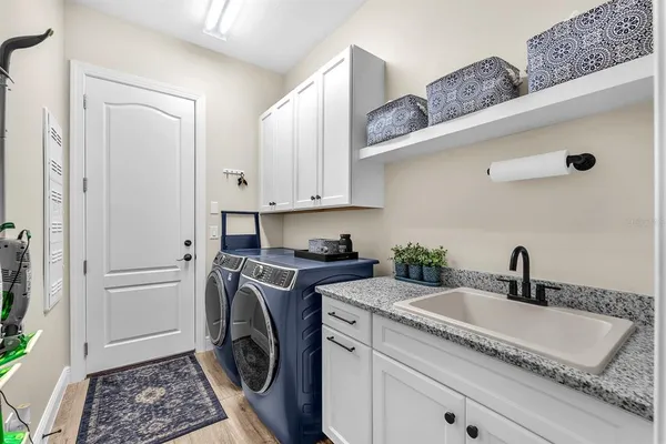 $926,777 | 5210 Alafia Falls Drive, Lithia, FL 33547