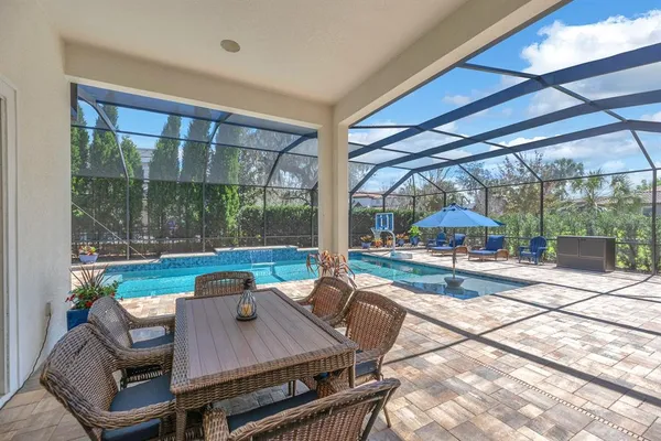 $926,777 | 5210 Alafia Falls Drive, Lithia, FL 33547