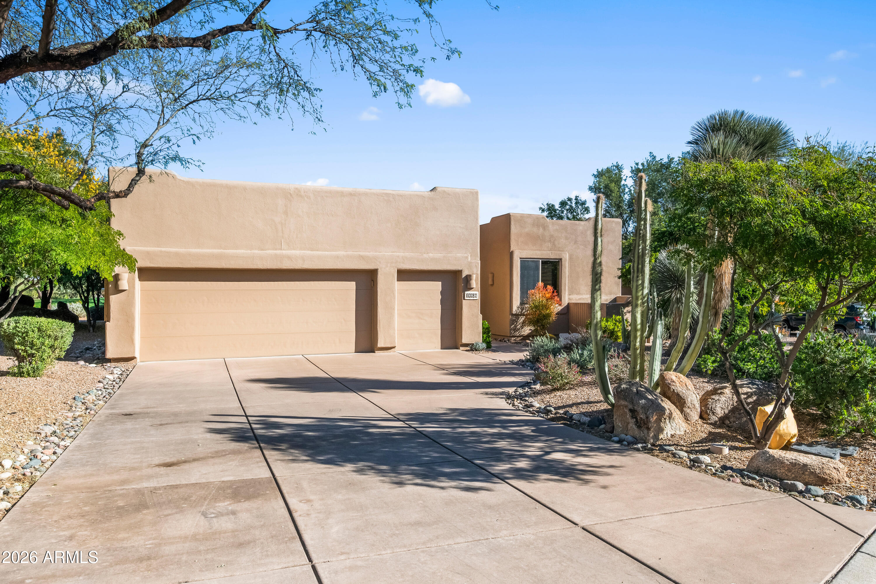 18926 East Quartz Way Rio Verde, AZ 85263 - Photo 3 of 44 2 car plus golf cart garage