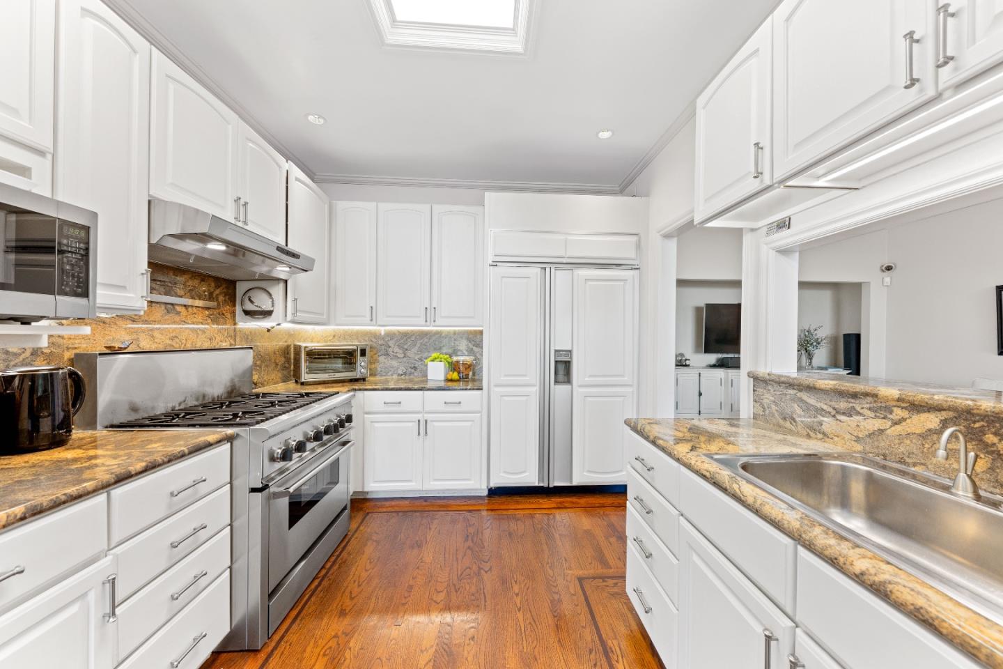 250 Darrell Road Hillsborough, CA 94010 - Photo 30 of 85