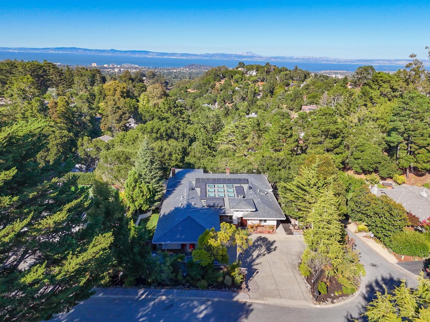 250 Darrell Road Hillsborough, CA 94010 - Photo 81 of 85