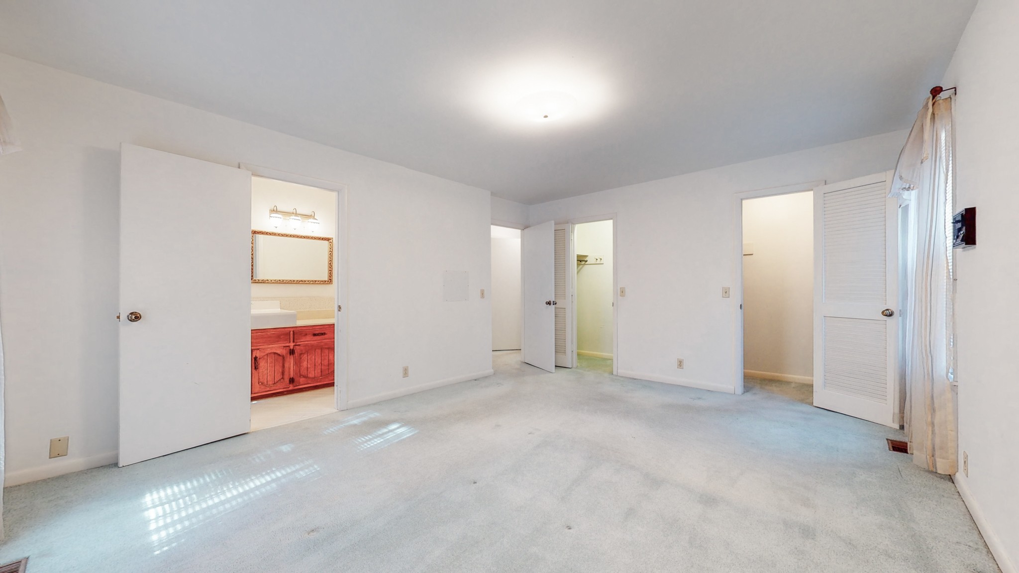 2124 Hillsboro Road Franklin, TN 37069 - Photo 17 of 44 an empty room with window