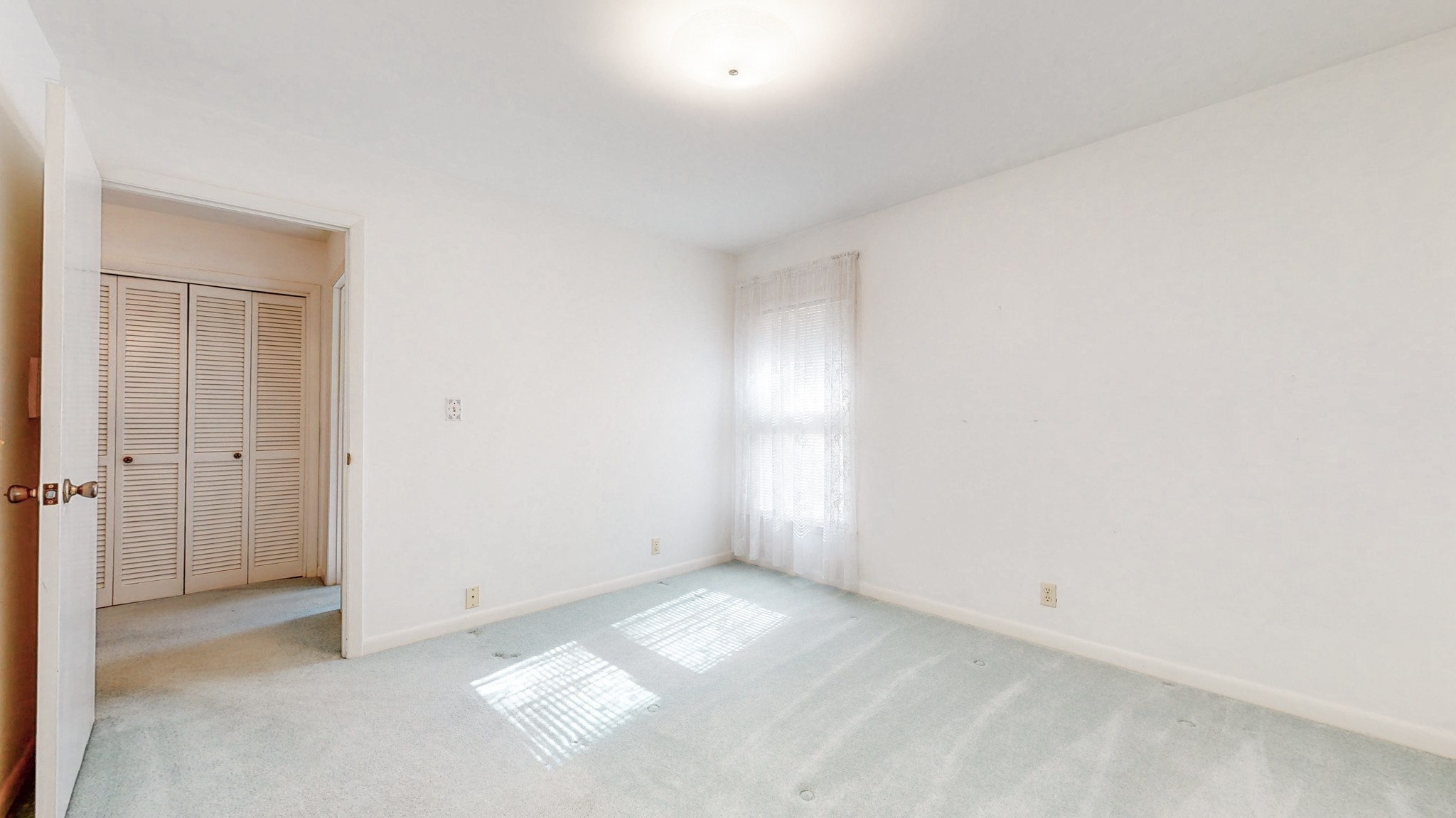 2124 Hillsboro Road Franklin, TN 37069 - Photo 20 of 44 a view of an empty room