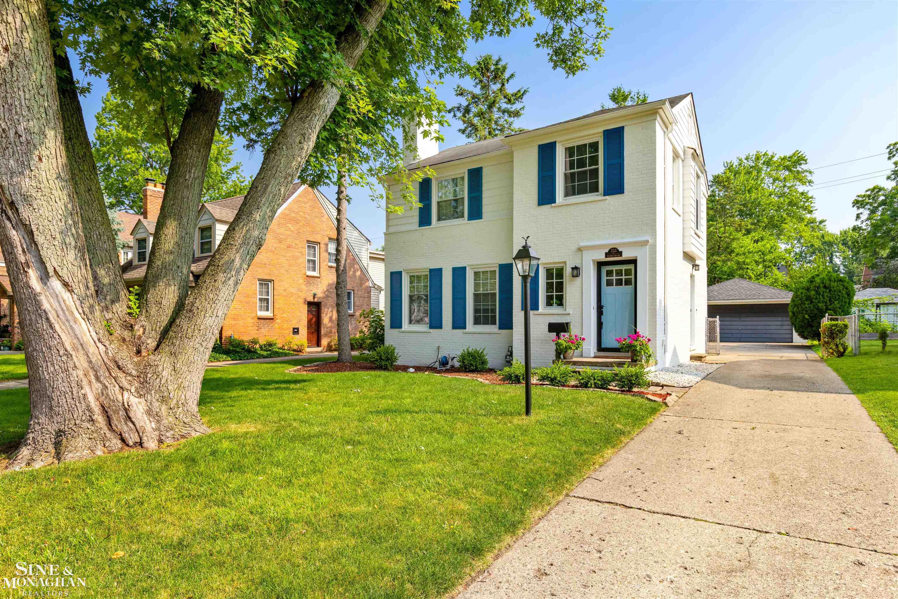 252 Kerby Road Grosse Pointe, MI 48236 - Photo 38 of 40 50146162-8ed382d0-f7df-471e-adaa-d15a9c7f8eea.JPG