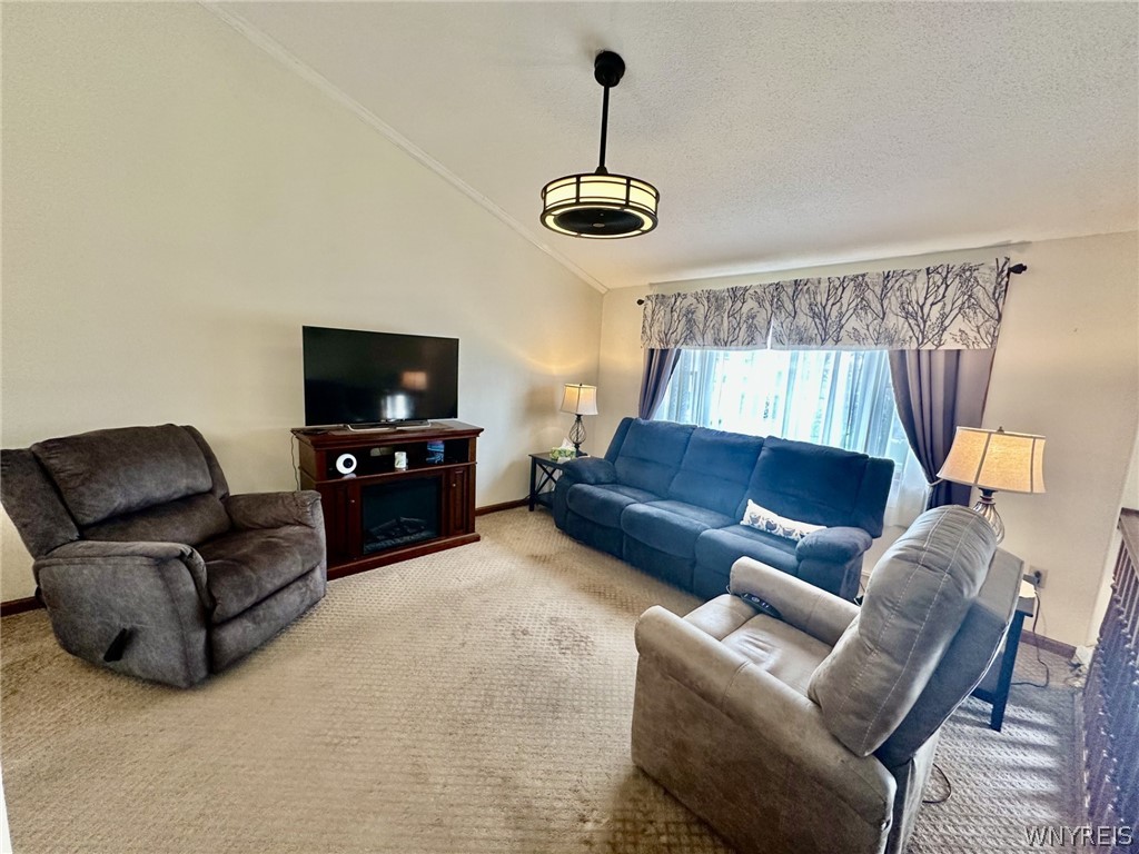 149 Hillpine Road Cheektowaga, NY 14227 - Photo 3 of 37