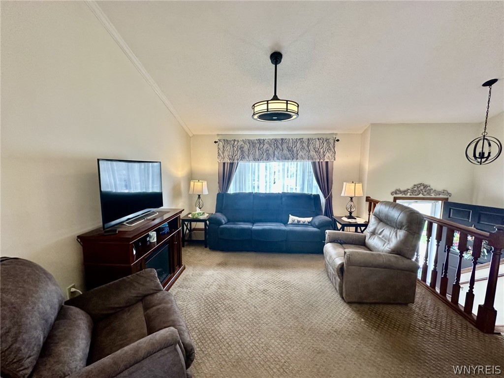 149 Hillpine Road Cheektowaga, NY 14227 - Photo 4 of 37