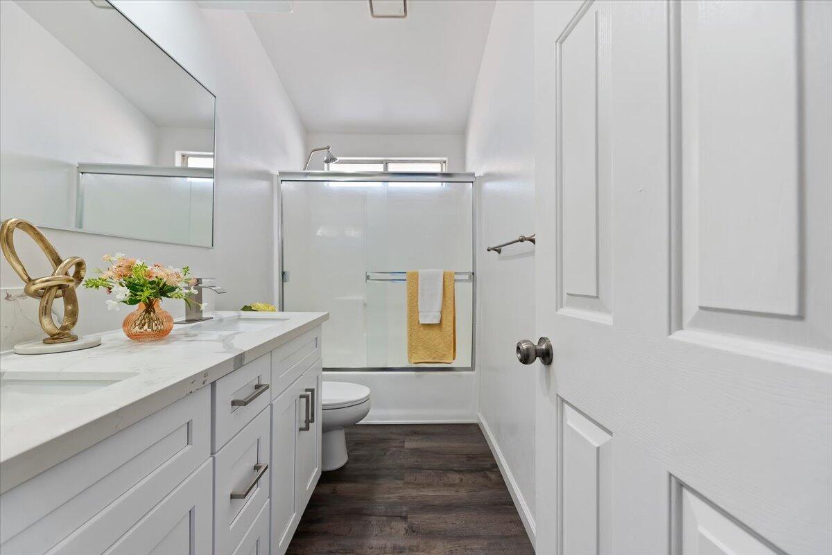 68635 Panorama Road Cathedral City, CA 92234 - Photo 42 of 58 37-Bathroom