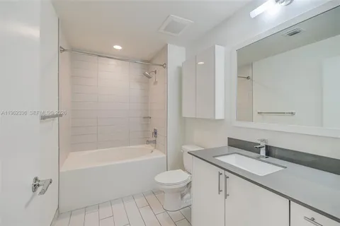 $749,950 | 999 Southwest 1st Avenue, Unit 1916, Miami, FL 33130