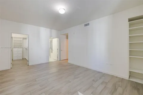 $749,950 | 999 Southwest 1st Avenue, Unit 1916, Miami, FL 33130
