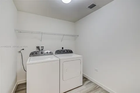 $749,950 | 999 Southwest 1st Avenue, Unit 1916, Miami, FL 33130