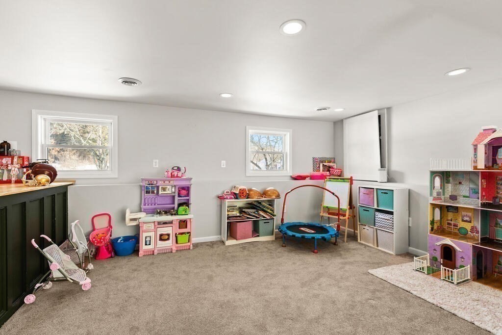 25 Redgate Road Tewksbury, MA 01876 - Photo 18 of 22 Gallery Image 18