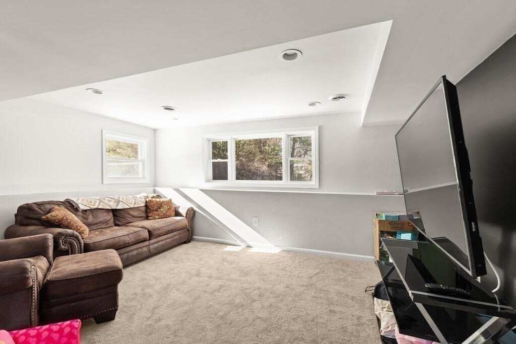 25 Redgate Road Tewksbury, MA 01876 - Photo 19 of 22 Gallery Image 19
