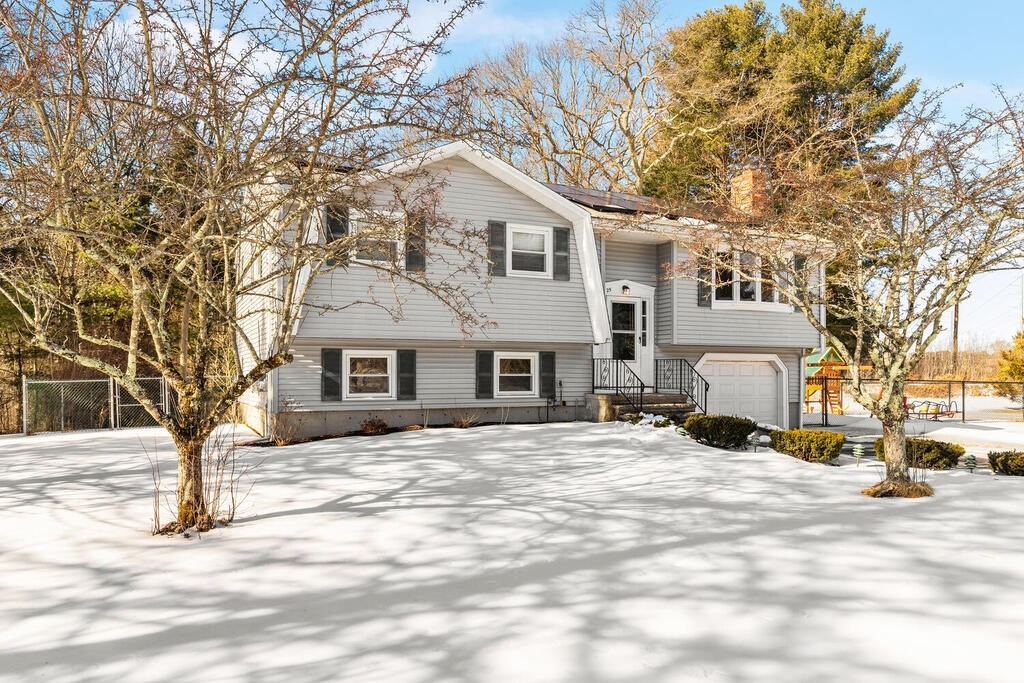 25 Redgate Road Tewksbury, MA 01876 - Photo 3 of 22 Gallery Image 3