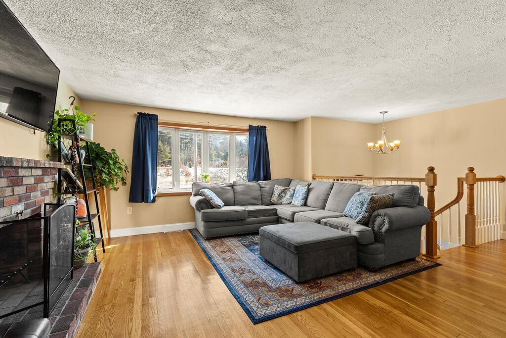 25 Redgate Road Tewksbury, MA 01876 - Photo 5 of 22 Gallery Image 5