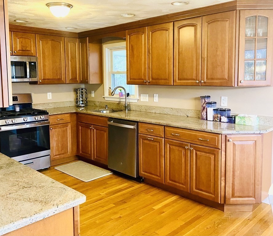 25 Redgate Road Tewksbury, MA 01876 - Photo 7 of 22 Gallery Image 7