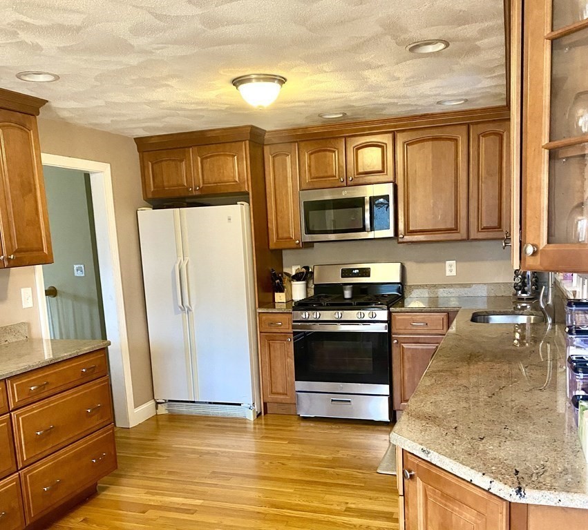 25 Redgate Road Tewksbury, MA 01876 - Photo 9 of 22 Gallery Image 9
