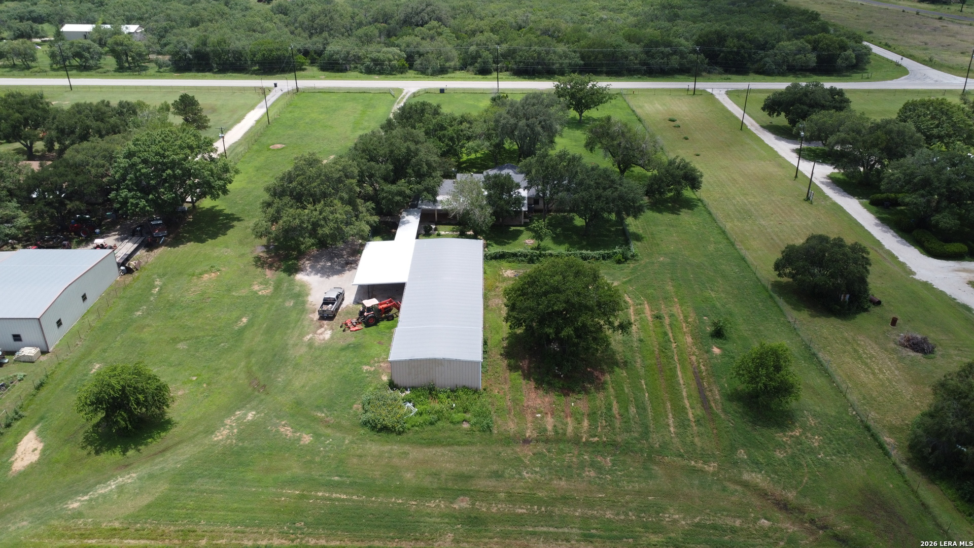 900 North Graytown Road St. Hedwig, TX 78152 - Photo 6 of 47