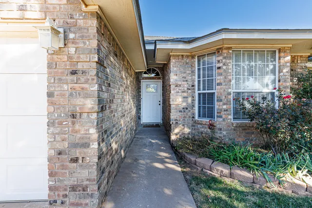 $319,500 | 414 Sooner Street, Wolfforth, TX 79382