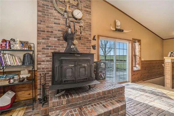 $2,000,000 | 21970 Lamar Road, Weston, MO 64098