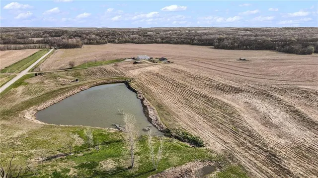 $2,000,000 | 21970 Lamar Road, Weston, MO 64098