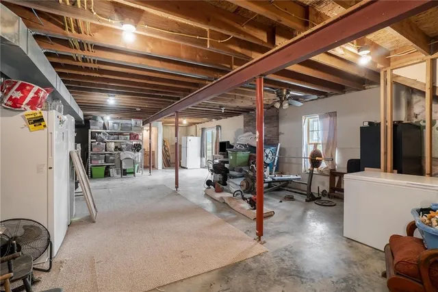 $2,000,000 | 21970 Lamar Road, Weston, MO 64098