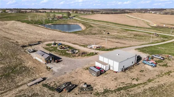 $2,000,000 | 21970 Lamar Road, Weston, MO 64098