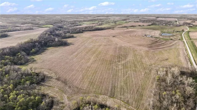 $2,000,000 | 21970 Lamar Road, Weston, MO 64098