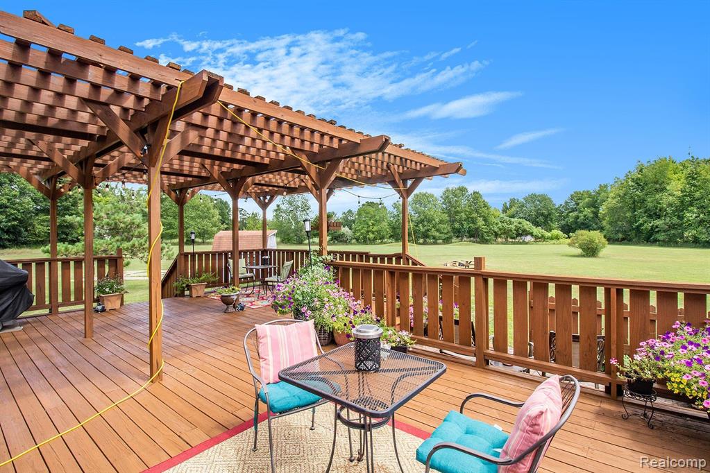 9070 White Road Linden, MI 48451 - Photo 5 of 29