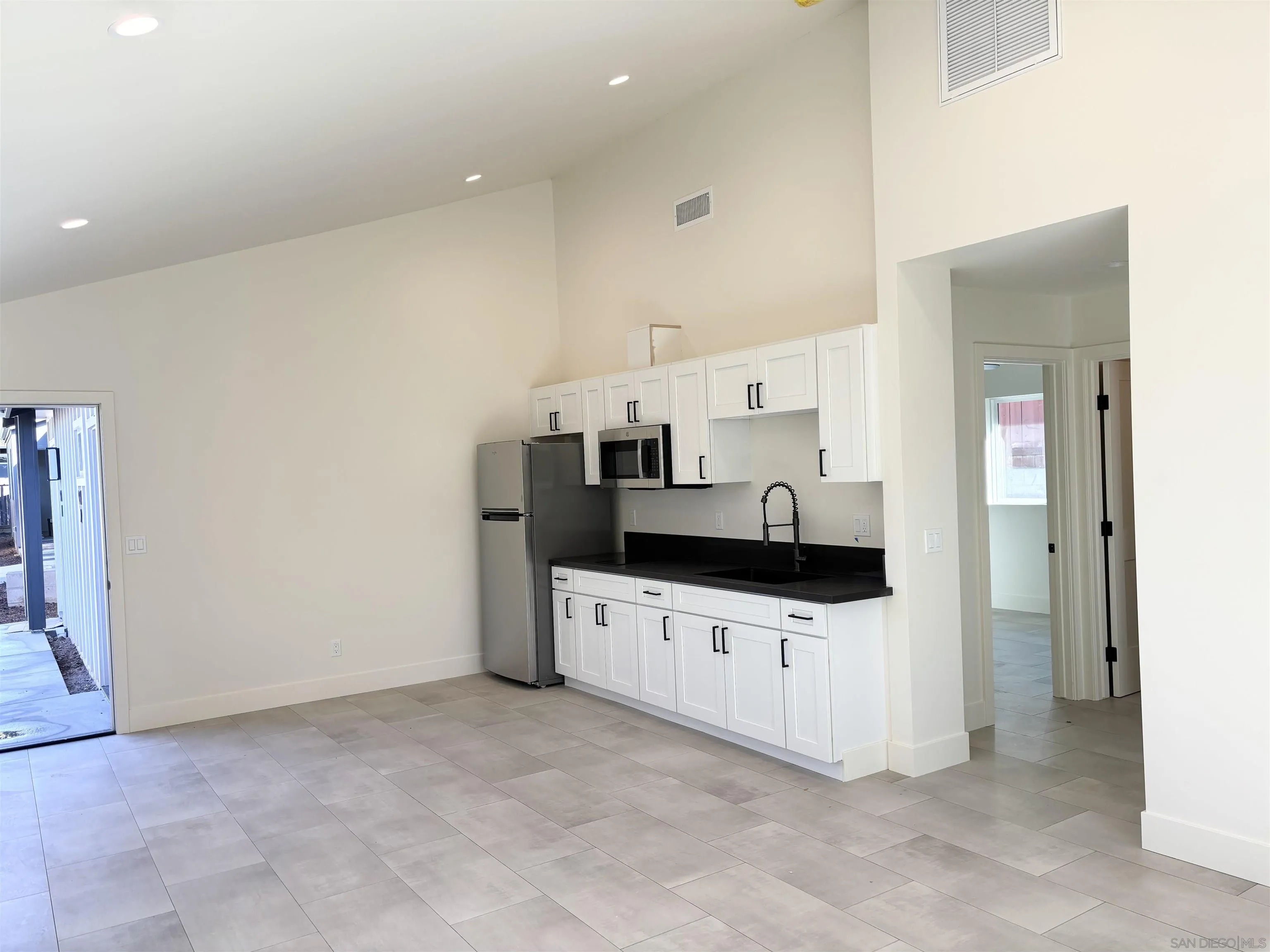 931-937 Regal Road Encinitas, CA 92024 - Photo 16 of 24