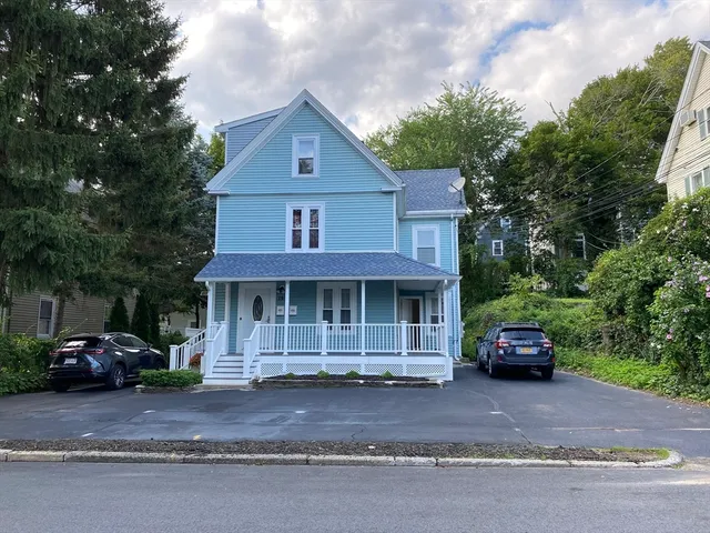 $2,800 | 15 Pennsylvania Avenue, Unit 1, Newton, MA 02464