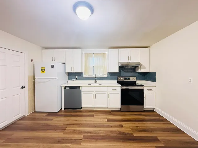 $2,800 | 15 Pennsylvania Avenue, Unit 1, Newton, MA 02464