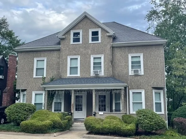 $2,995 | 71 Essex Street, Unit 1R, Beverly, MA 01915