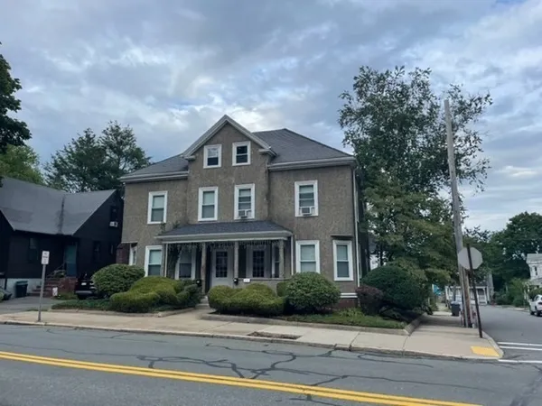 $2,995 | 71 Essex Street, Unit 1R, Beverly, MA 01915