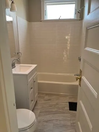 $2,995 | 71 Essex Street, Unit 1R, Beverly, MA 01915