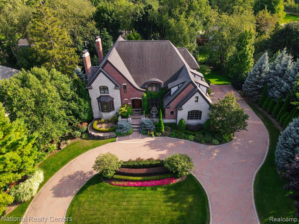 816 Palms Road Bloomfield Hills, MI 48304 - Photo 2 of 48