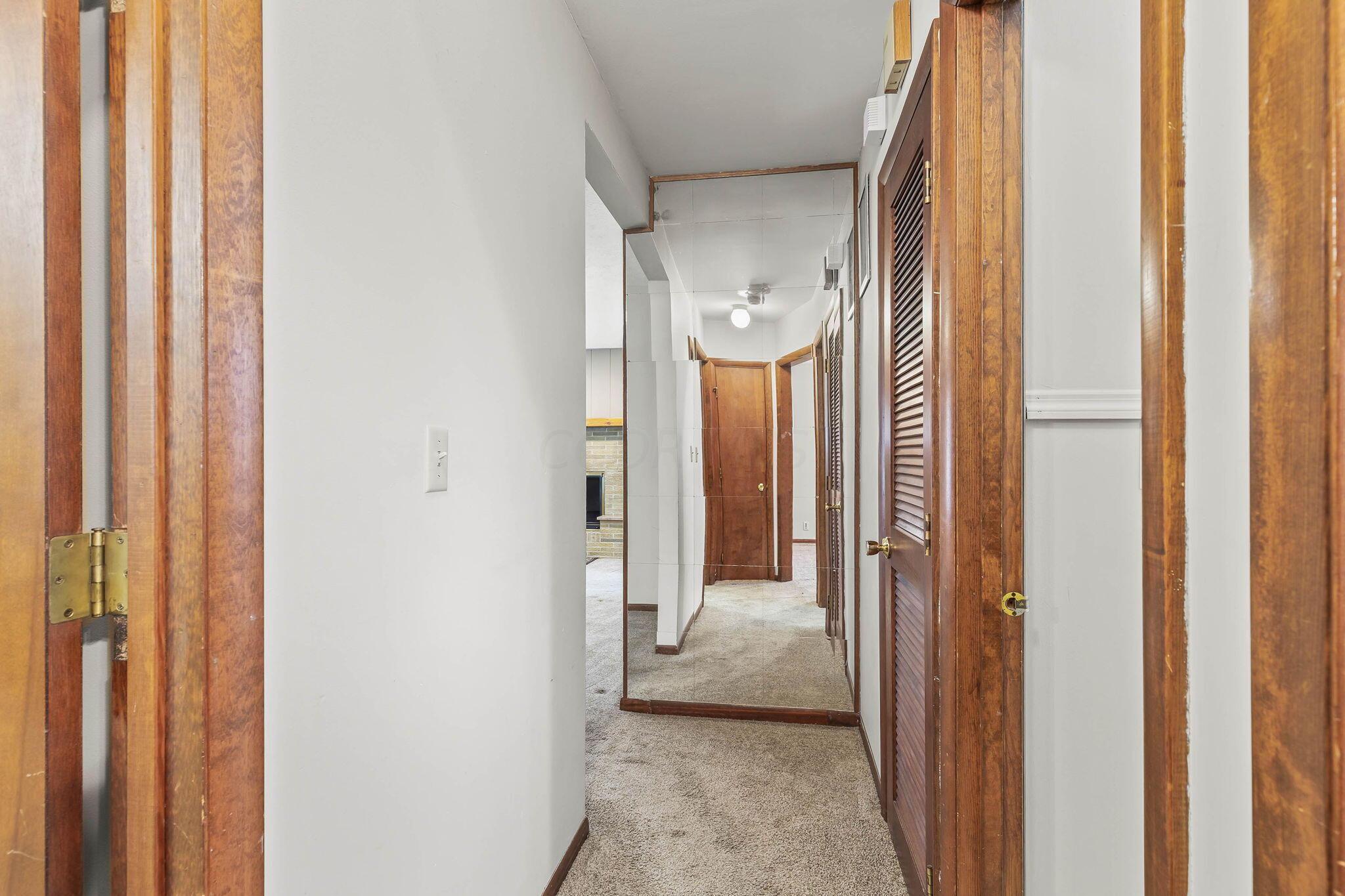 553 Beechwood Road Columbus, OH 43213 - Photo 17 of 48 32-web-or-mls-553BeechwoodRoad_Hommati10