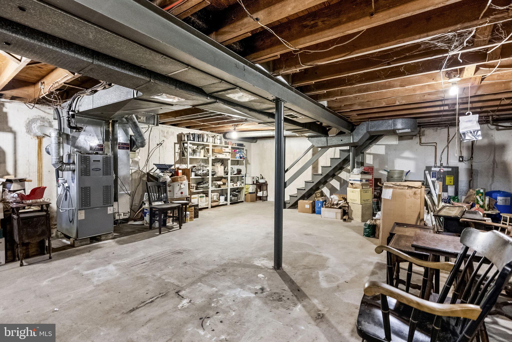 25 Hillendale Road Chadds Ford, PA 19317 - Photo 40 of 40 a view of a garage with chairs